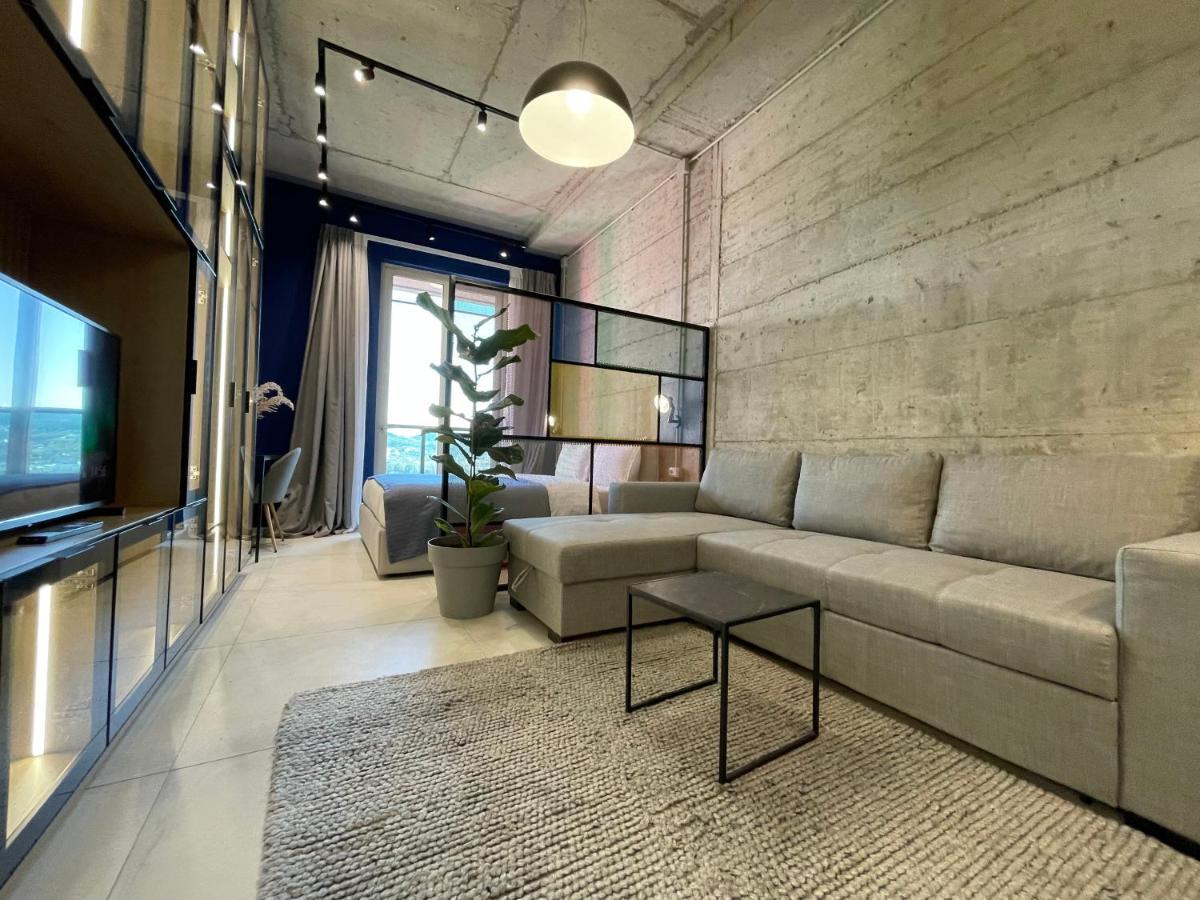 Ambassador Skyline Apartments Tirana Esterno foto